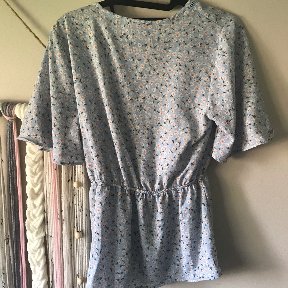 PRETTY ROSE BLOUSE TOP - Picture 2 of 4